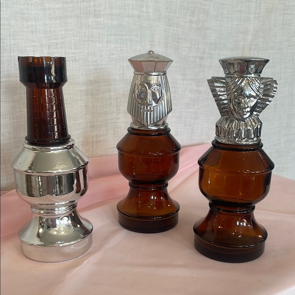 Vintage Avon Collectible Decanters chess pieces - Picture 1 of 1